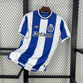 Camisa FC Porto I 25/26 Azul e Branca Masculina New Balance