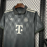 Camisa Bayern de Munique Edição Oktoberfest 24/25 Cinza Masculina Adidas