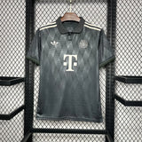 Camisa Bayern de Munique Edição Oktoberfest 24/25 Cinza Masculina Adidas