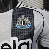 Camisa Newcastle United I 25/26 Preta e Branca Masculina - Jogador Adidas