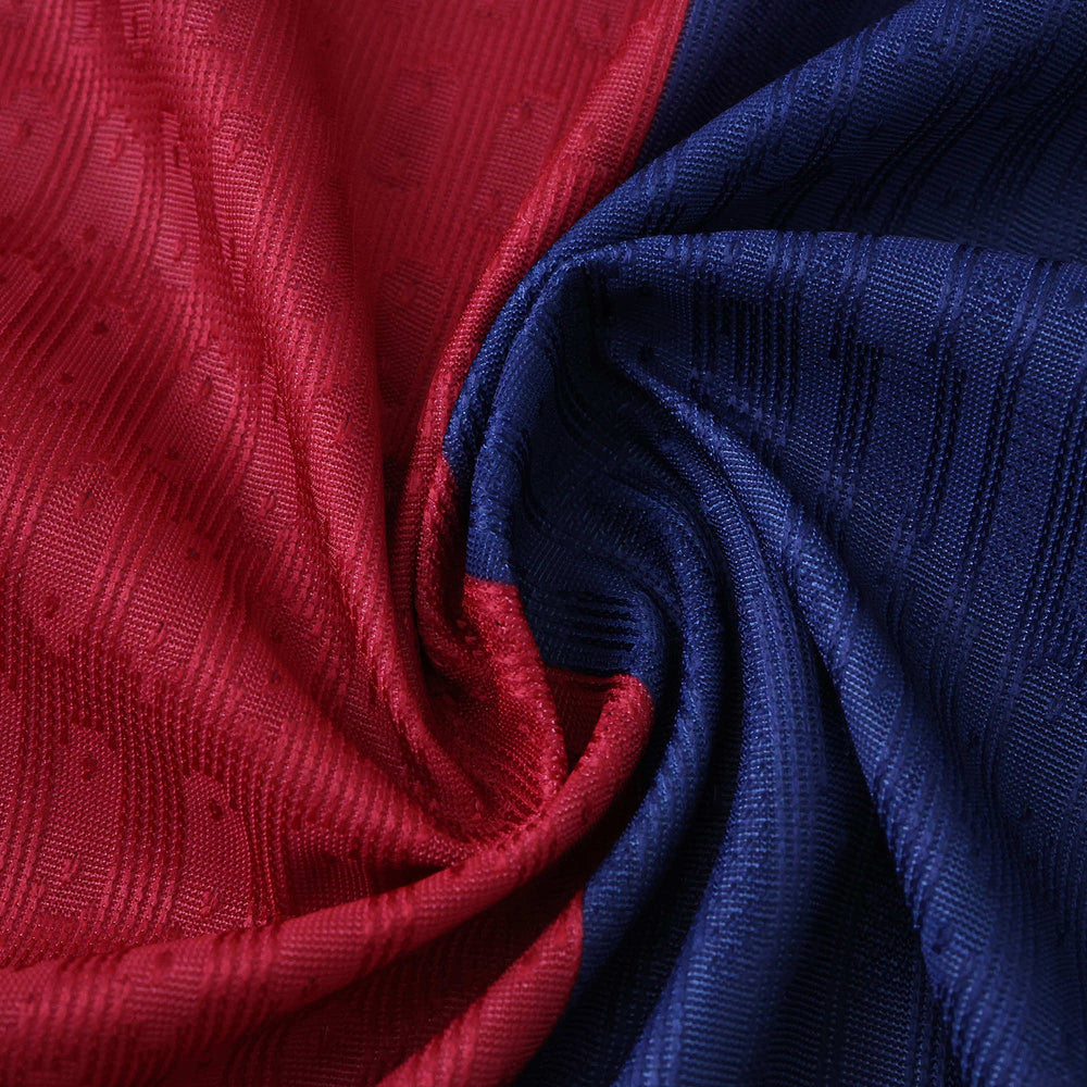 Camisa Barcelona x Travis Scott Home 2024/25 Vermelha/Azul Masculina - Jogador Nike