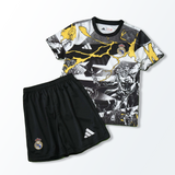 Conjunto Infantil Real Madrid x Marvel 2026 Edição Especial Pré-Jogo Preto e Branco