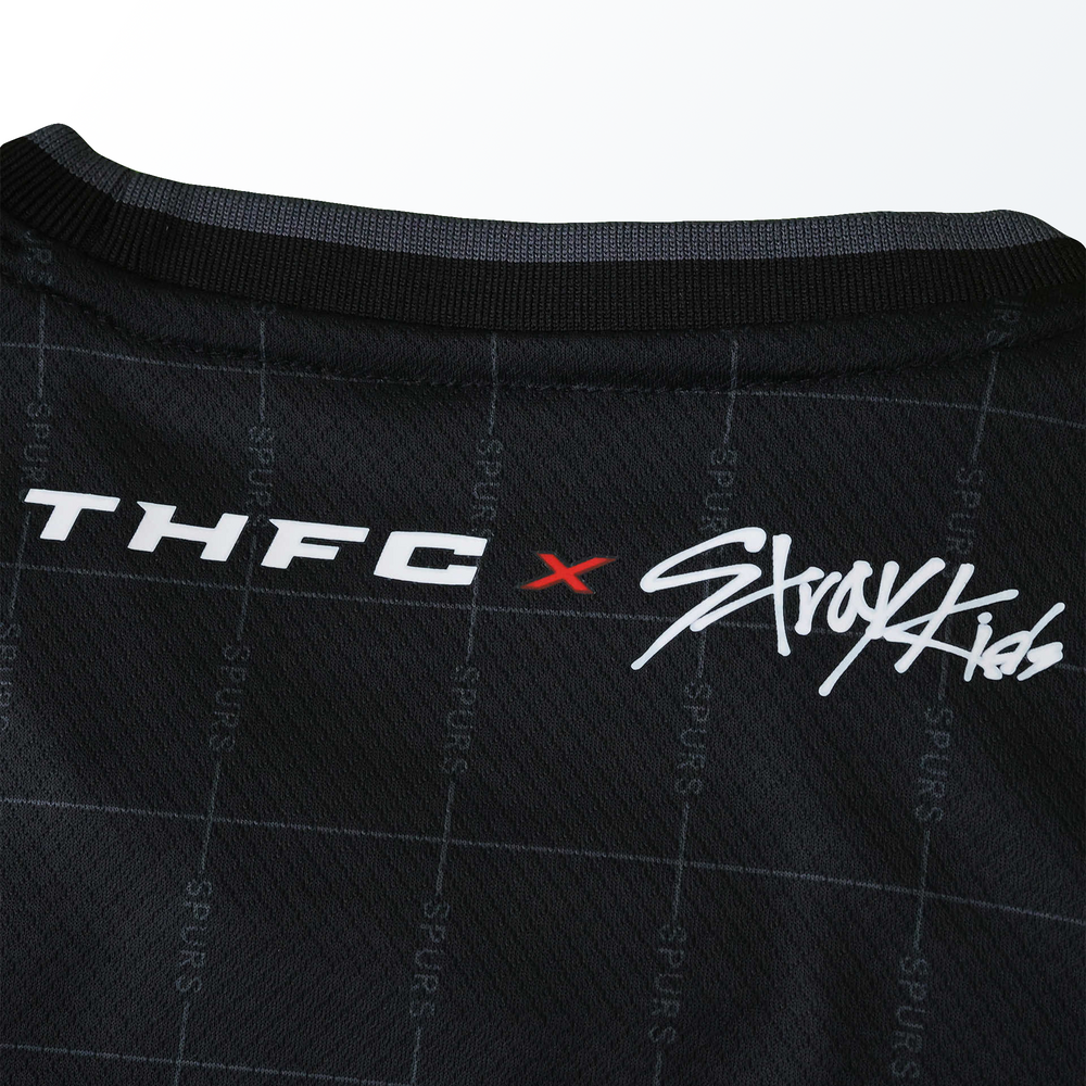 Conjunto Infantil Tottenham Hotspur x Stray Kids II 2025/26 Preto Nike