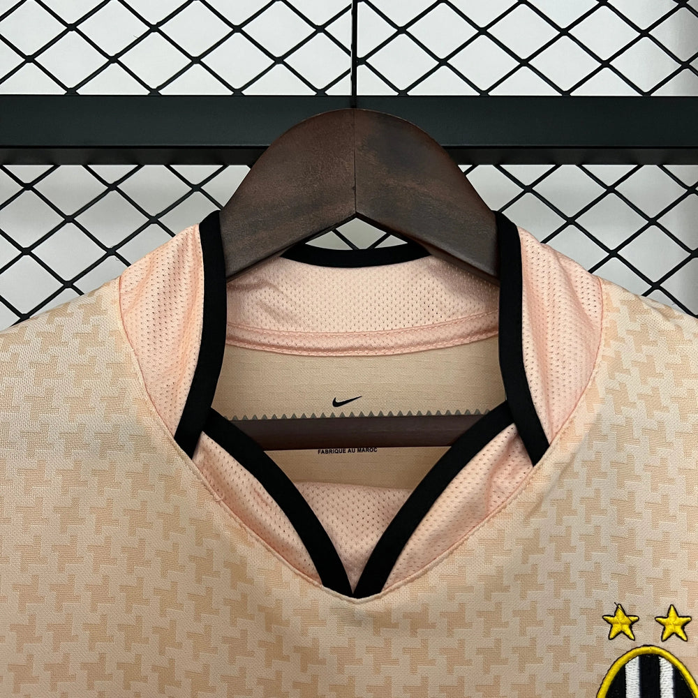 Camisa Juventus III 2003-2004 Retrô Rosa Masculina Kappa