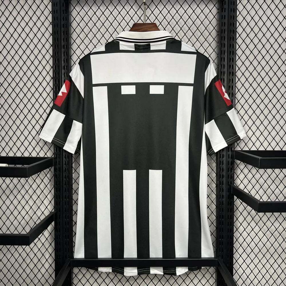 Camisa Juventus I 2001/2002 Retrô Preta e Branca Masculina Lotto