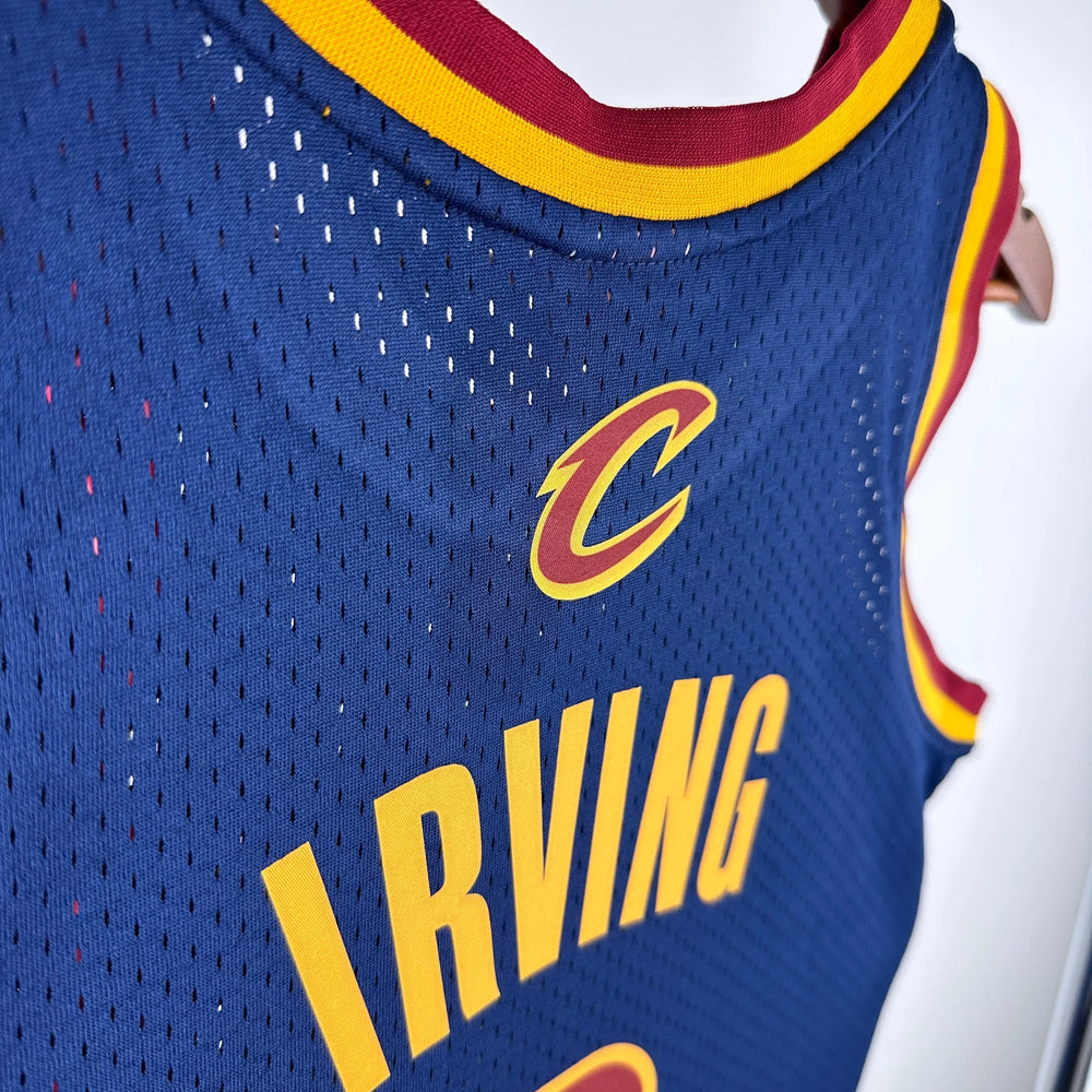 Regata Cleveland Cavaliers Mitchell & Ness Kyrie Irving #2 Retrô 2011/2012 Azul - DS Sports - Artigos Esportivos