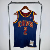 Regata Cleveland Cavaliers Mitchell & Ness Kyrie Irving #2 Retrô 2011/2012 Azul - DS Sports - Artigos Esportivos