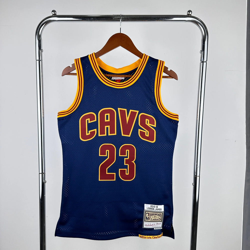 Regata Cleveland Cavaliers Mitchell & Ness Lebron James #23 Retrô 2015/2016 Azul - DS Sports - Artigos Esportivos