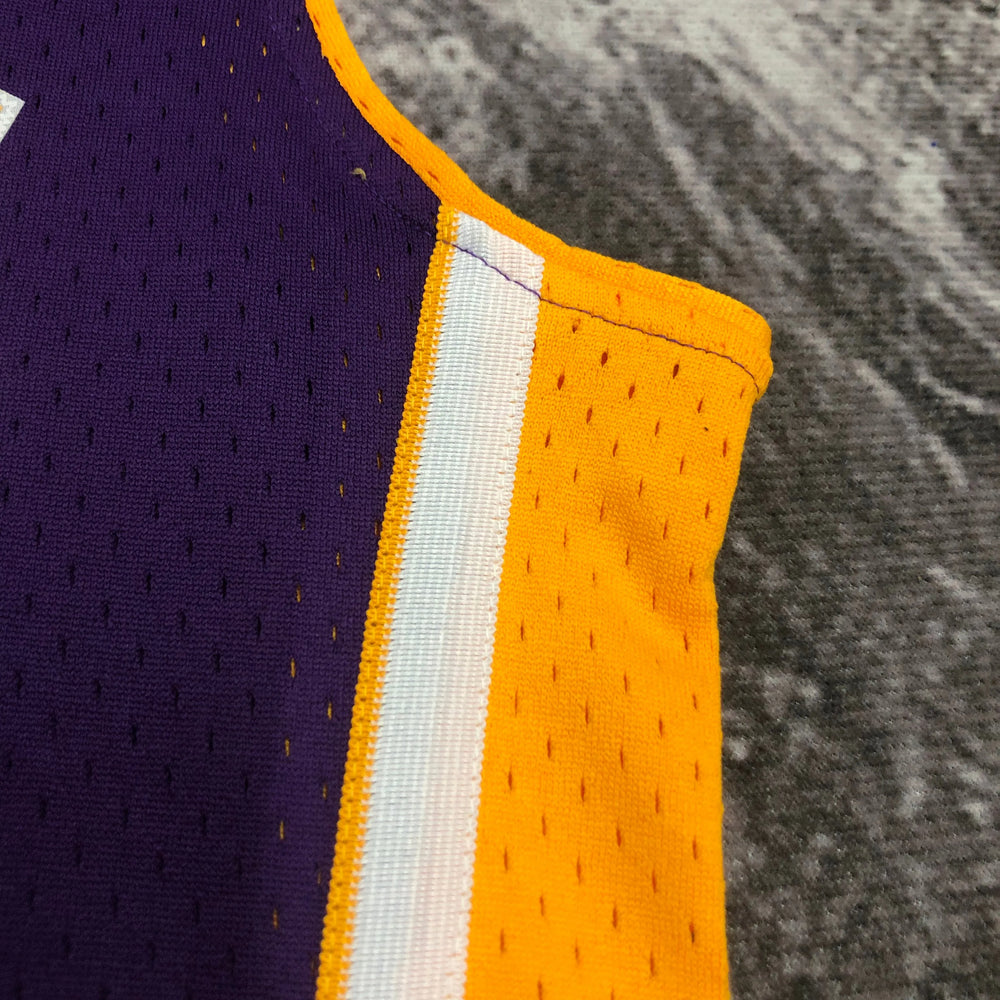 Regata Los Angeles Lakers Mitchell & Ness Kobe Bryant #24 Retrô 2008/2009 Roxa - DS Sports - Artigos Esportivos
