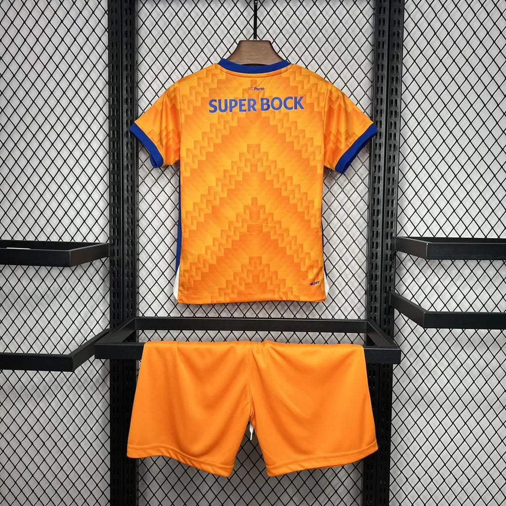 Conjunto Infantil FC Porto II 24/25 Laranja New Balance