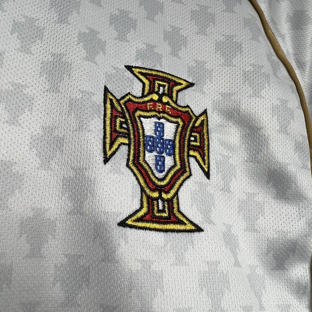 Camisa Seleção Portugal II 2004 Retrô Branca Masculina Nike