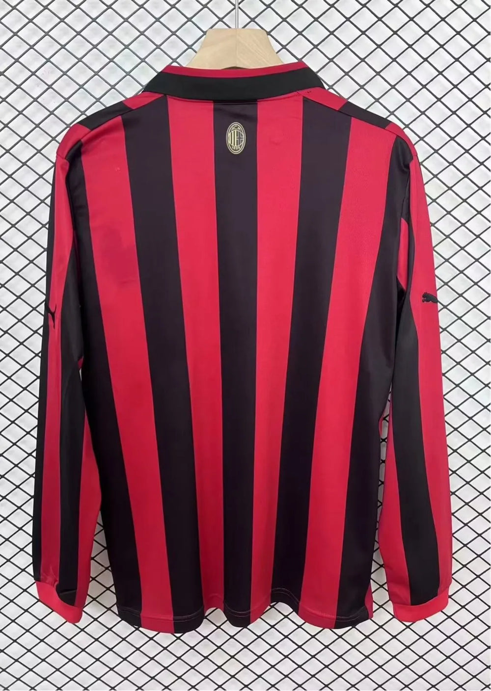 Camisa AC Milan Edição Especial 125 Anos Manga Longa Vermelha e Preta Masculina Puma