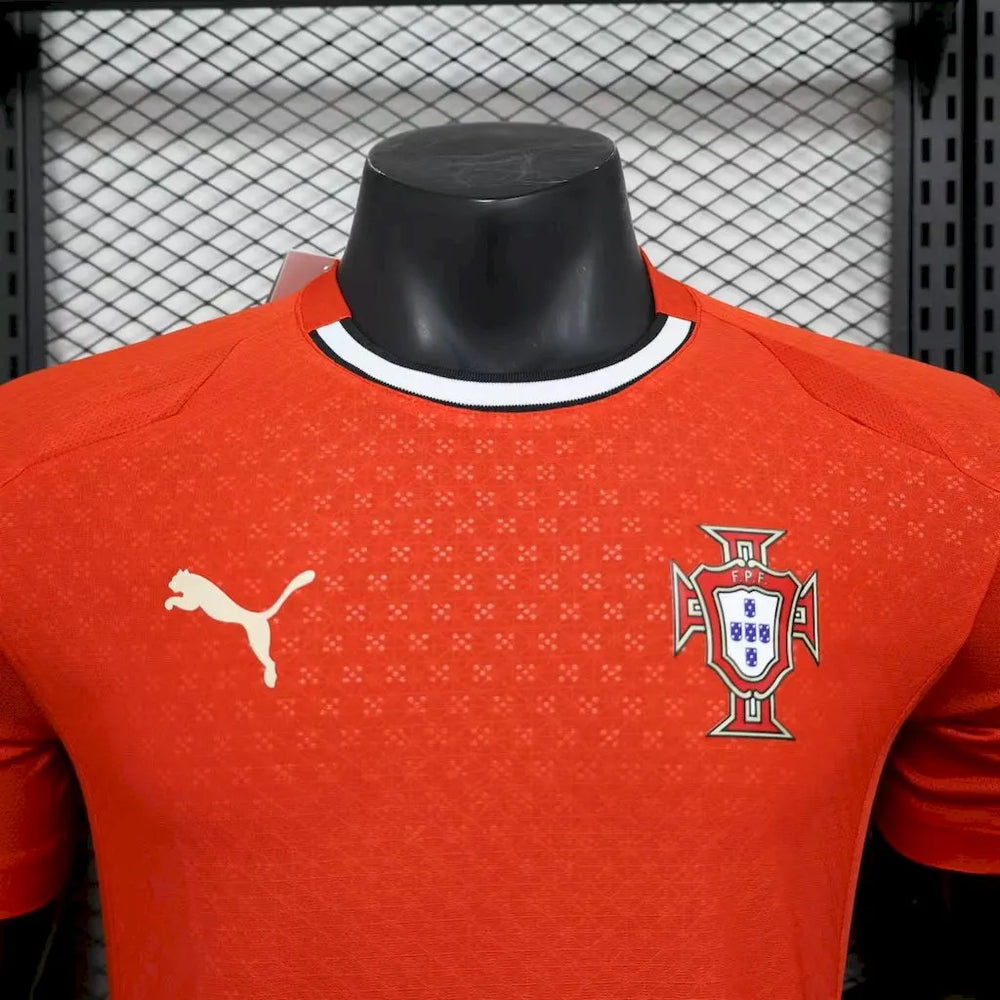 Camisa Seleção Portugal I 25/26 Vermelha Masculina Modelo Jogador Puma