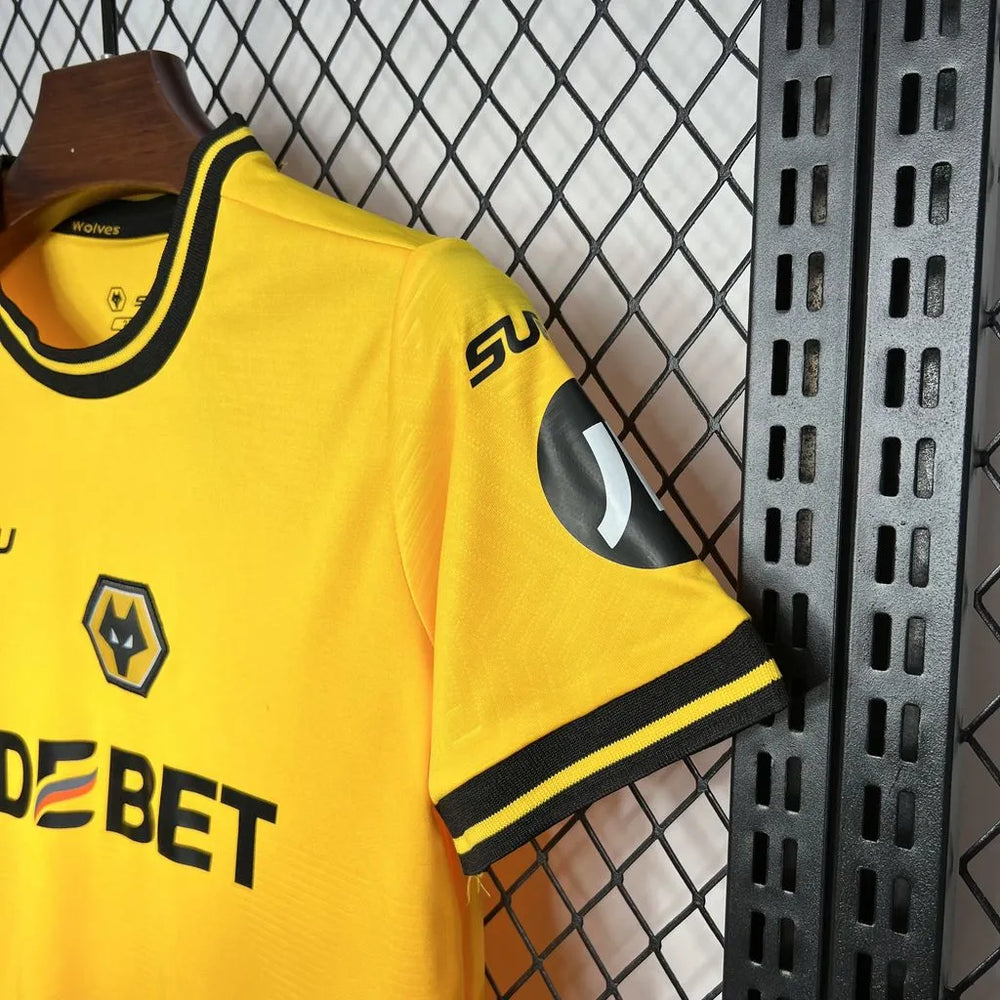 Conjunto Infantil Wolverhampton Wanderers I 24/25 Amarelo Sudu