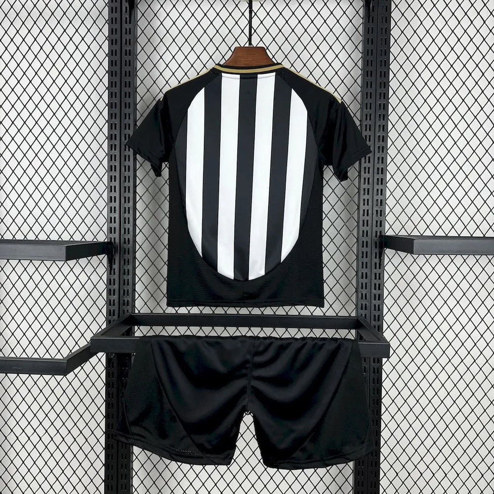 Conjunto Infantil Atlético Mineiro I 25/26 Branco e Preto Adidas
