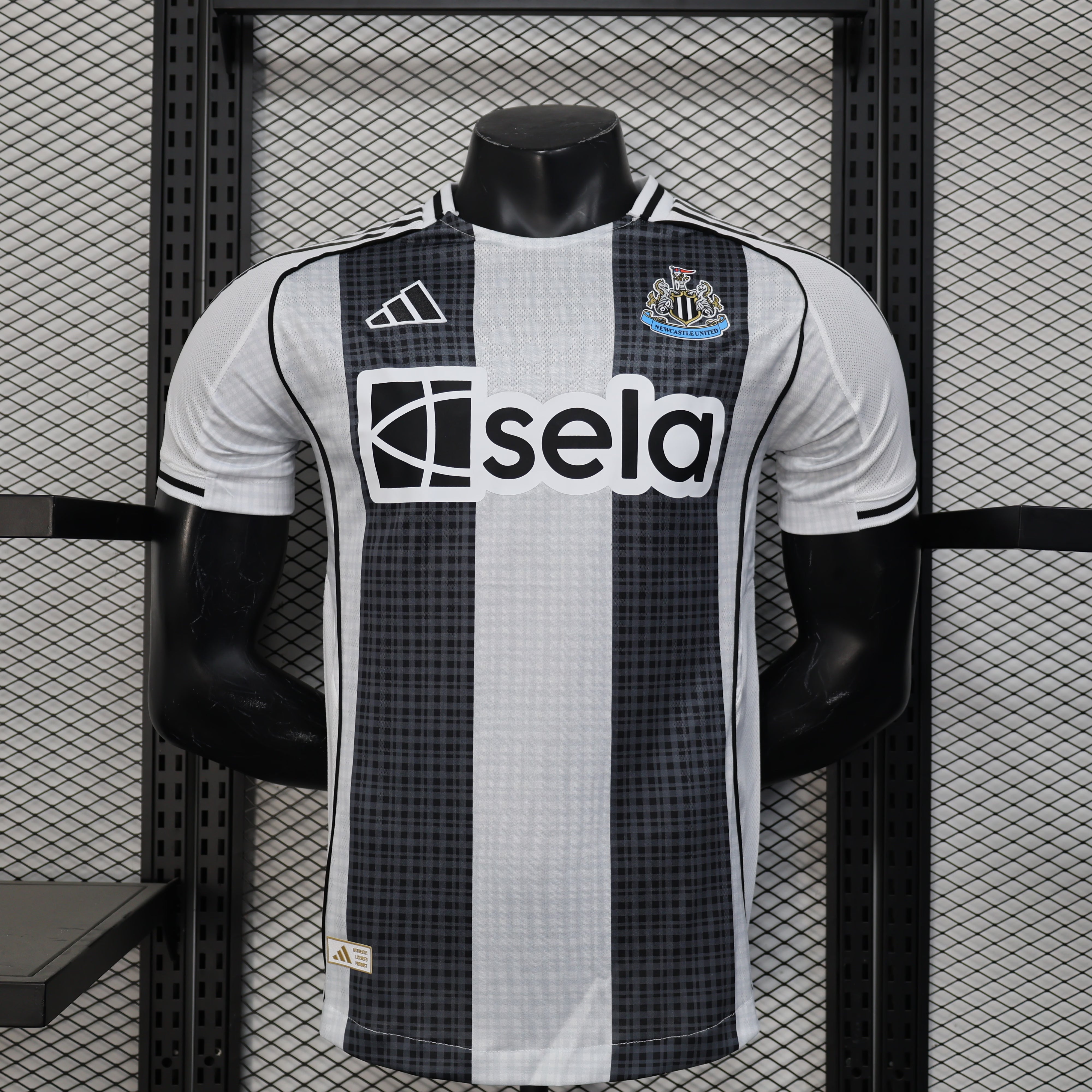 Camisa Newcastle United I 25/26 Preta e Branca Jogador