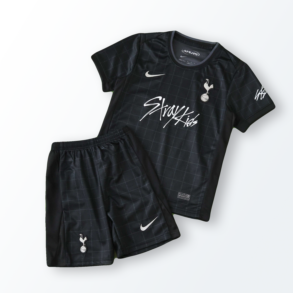 Conjunto Infantil Tottenham Hotspur x Stray Kids Away 2025/26 Preto Nike