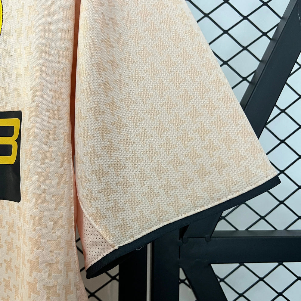 Camisa Juventus III 2003-2004 Retrô Rosa Masculina Kappa