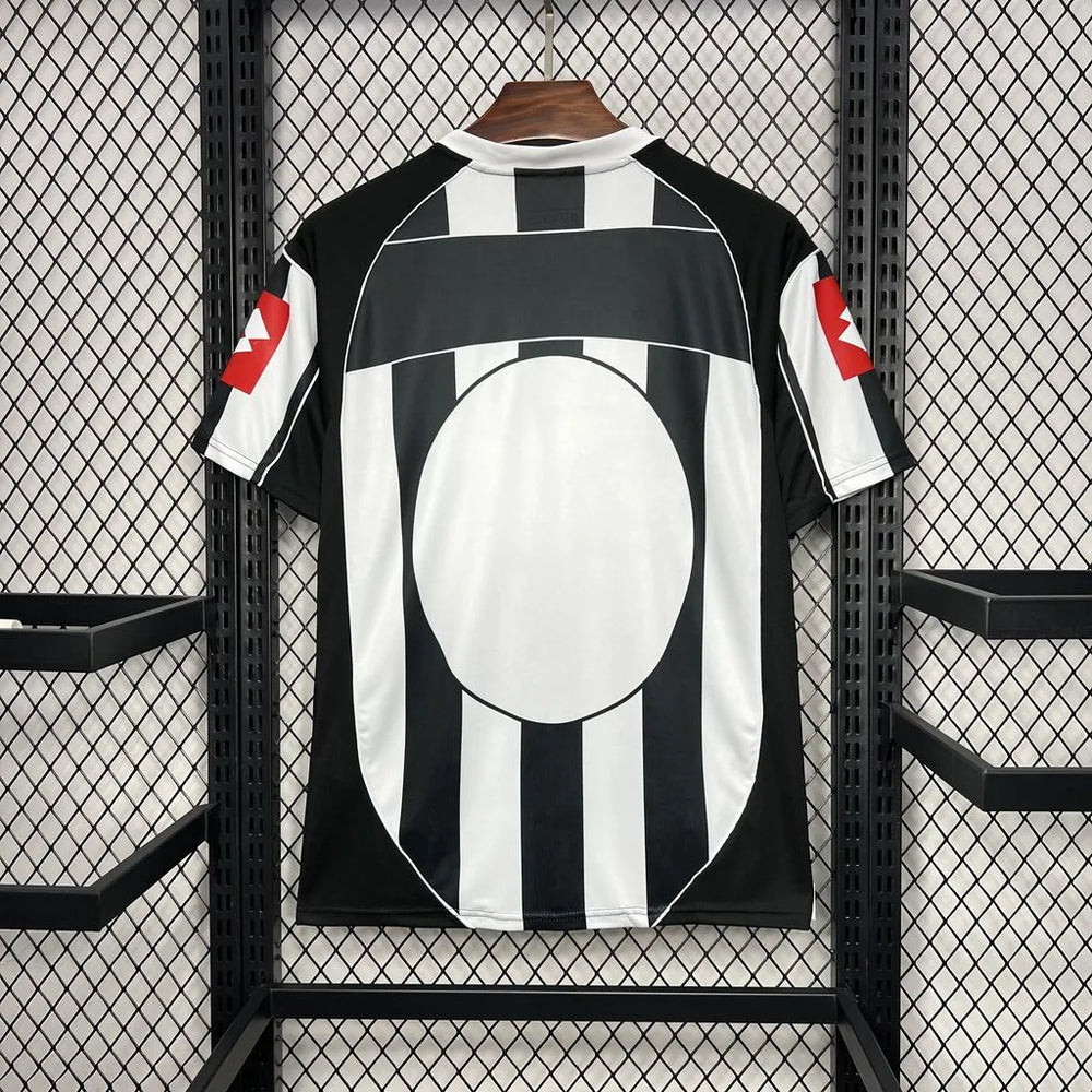 Camisa Juventus I 2002/2003 Retrô Preta e Branca Masculina Lotto