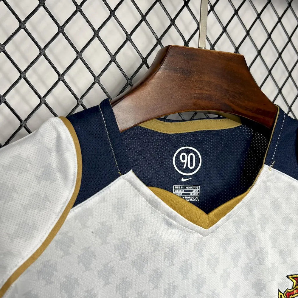 Camisa Seleção Portugal II 2004 Retrô Branca Masculina Nike