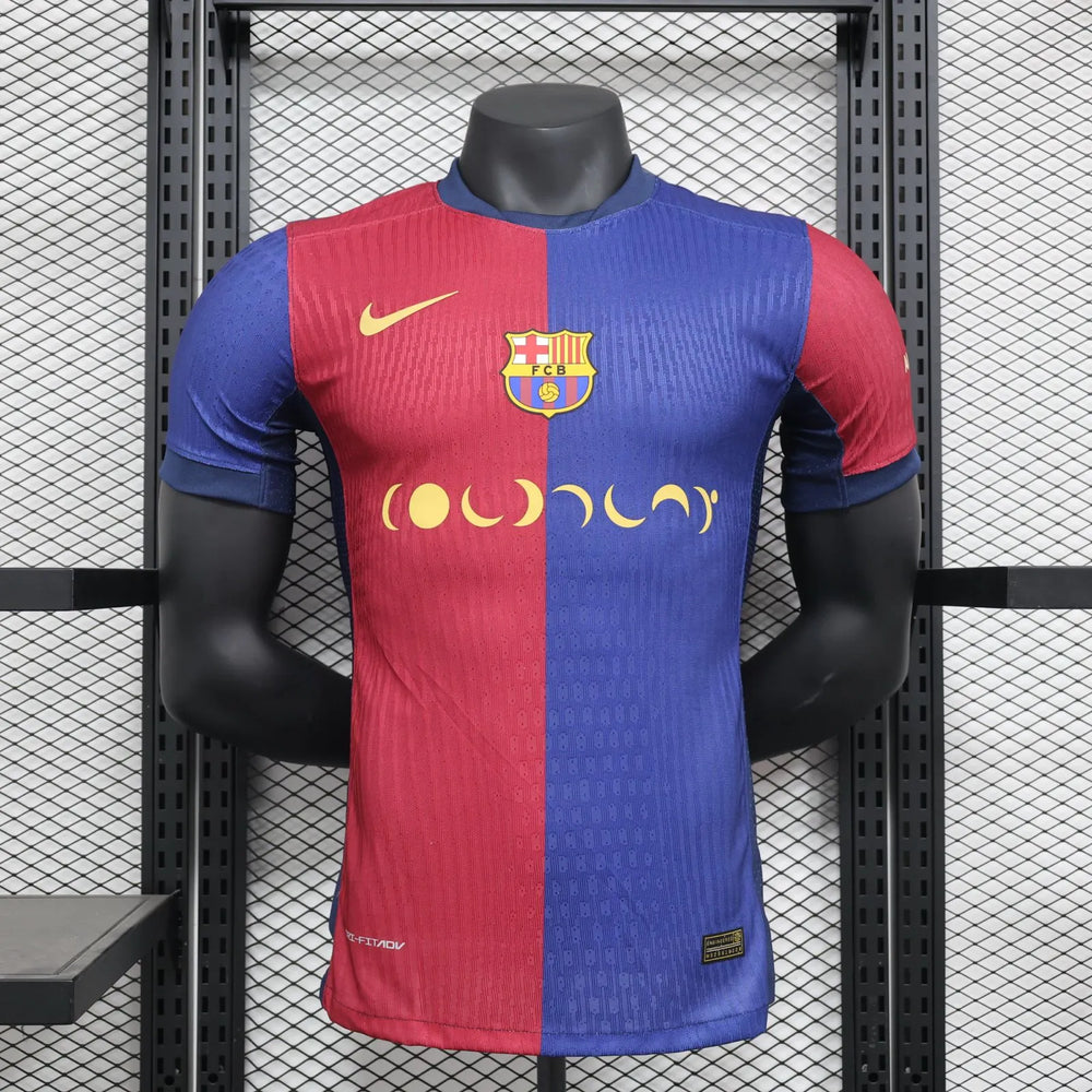 Camisa Barcelona Edição Especial Coldplay Vermelha e Azul Modelo Jogador Nike