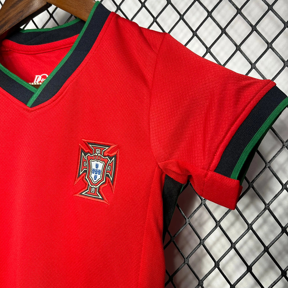 Conjunto Infantil Seleção Portugal I 24/25 Vermelho Nike