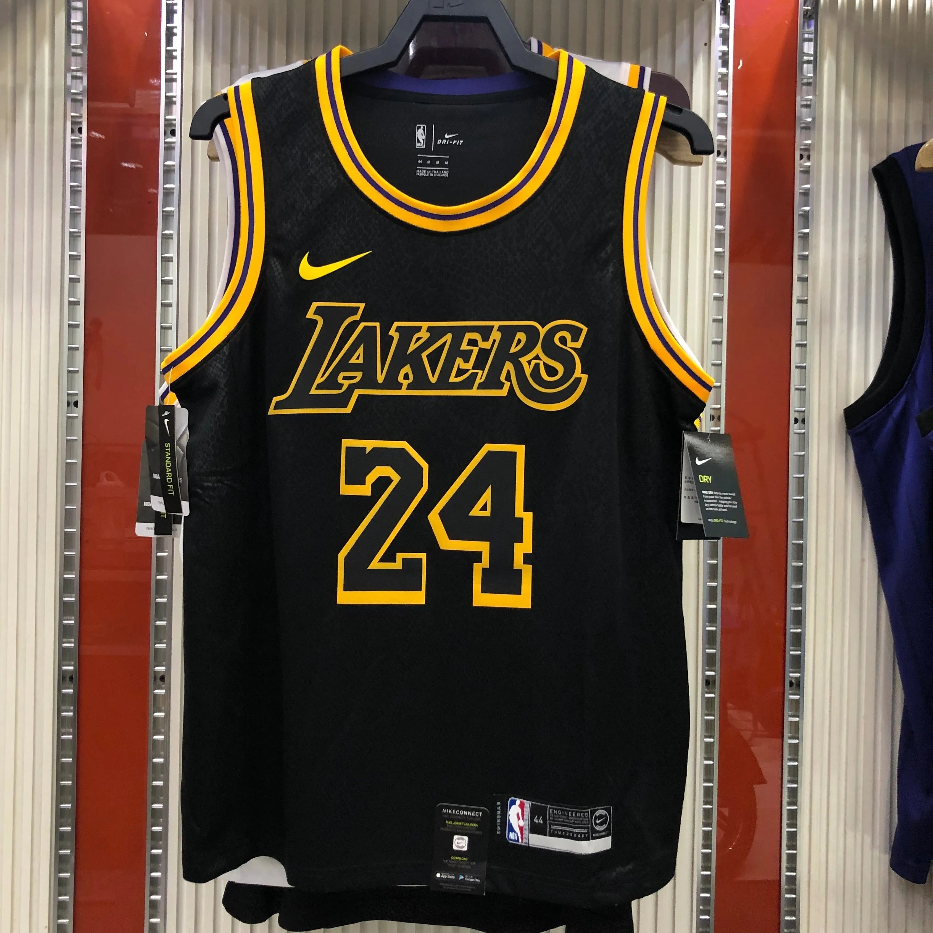 Regata Los Angeles Lakers Edição Black Mamba Preta