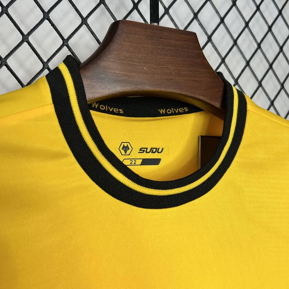 Conjunto Infantil Wolverhampton Wanderers I 24/25 Amarelo Sudu