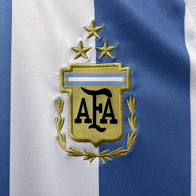Camisa Seleção Argentina I Campeã Copa do Mundo 2022 Branca e Azul Masculina Adidas
