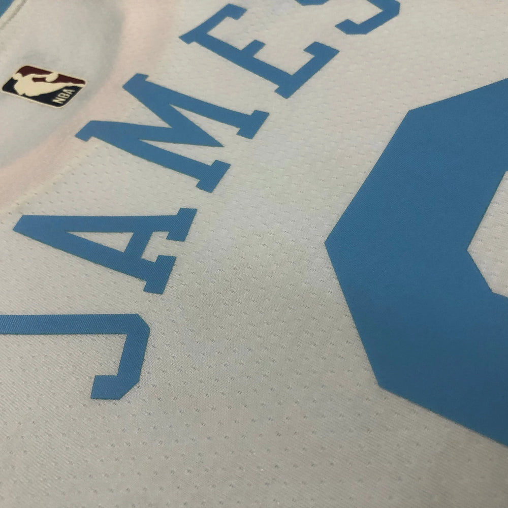 Regata Los Angeles Lakers Swingman Classic Edition 22/23 Branca Masculina Nike